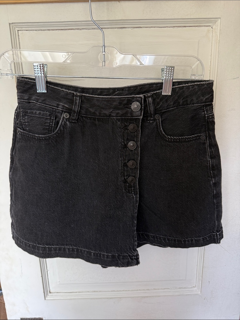 American Eagle Outfitters Black Button-Front Denim Skort